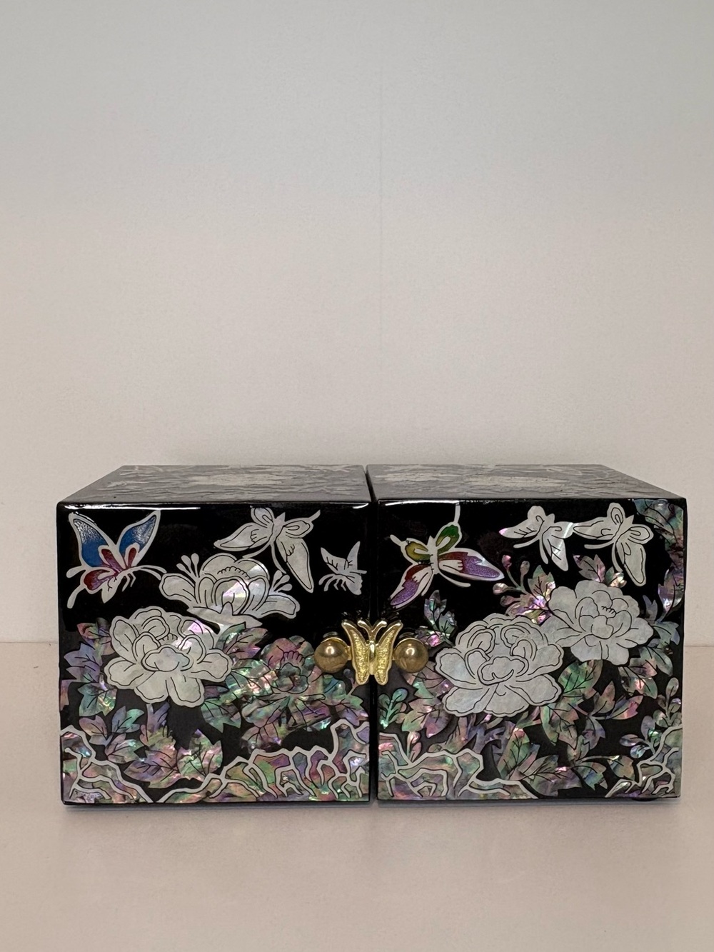 Mother of Pearl Inlay Jewelry Box | Black Lacquer Butterfly Floral jewelry box